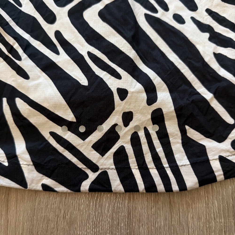 New NIKE Palm Impossibly Light Women's Running Jacket Black 803591-010 M‎ - Picture 10 of 11